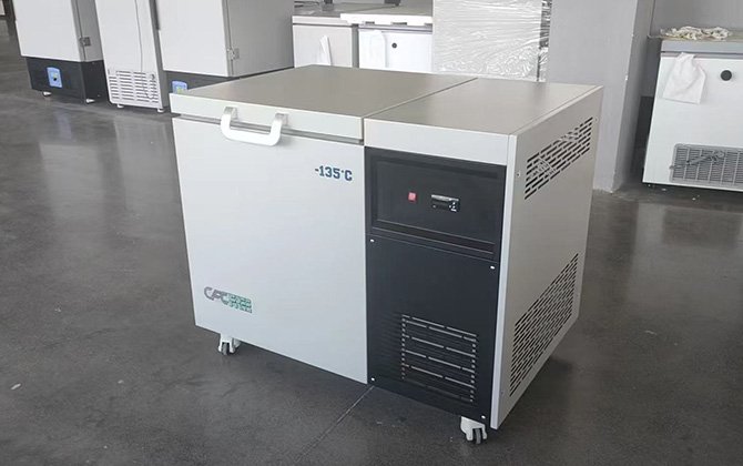 chest -135℃ Ultra low temp freezer