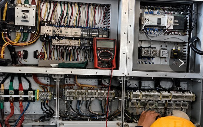 HiURTB electrical control cabinet wiring inspection
