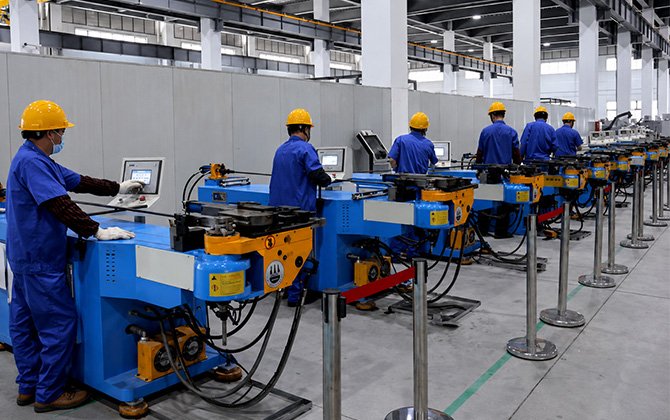 HiURTB industrial chiller assembly workshop