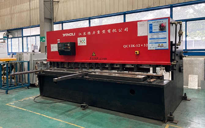 hydraulic shearing machine